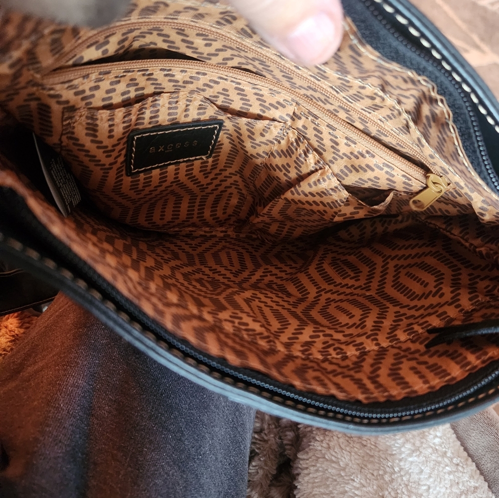 Axcess shoulder bag - Picture 6 of 6